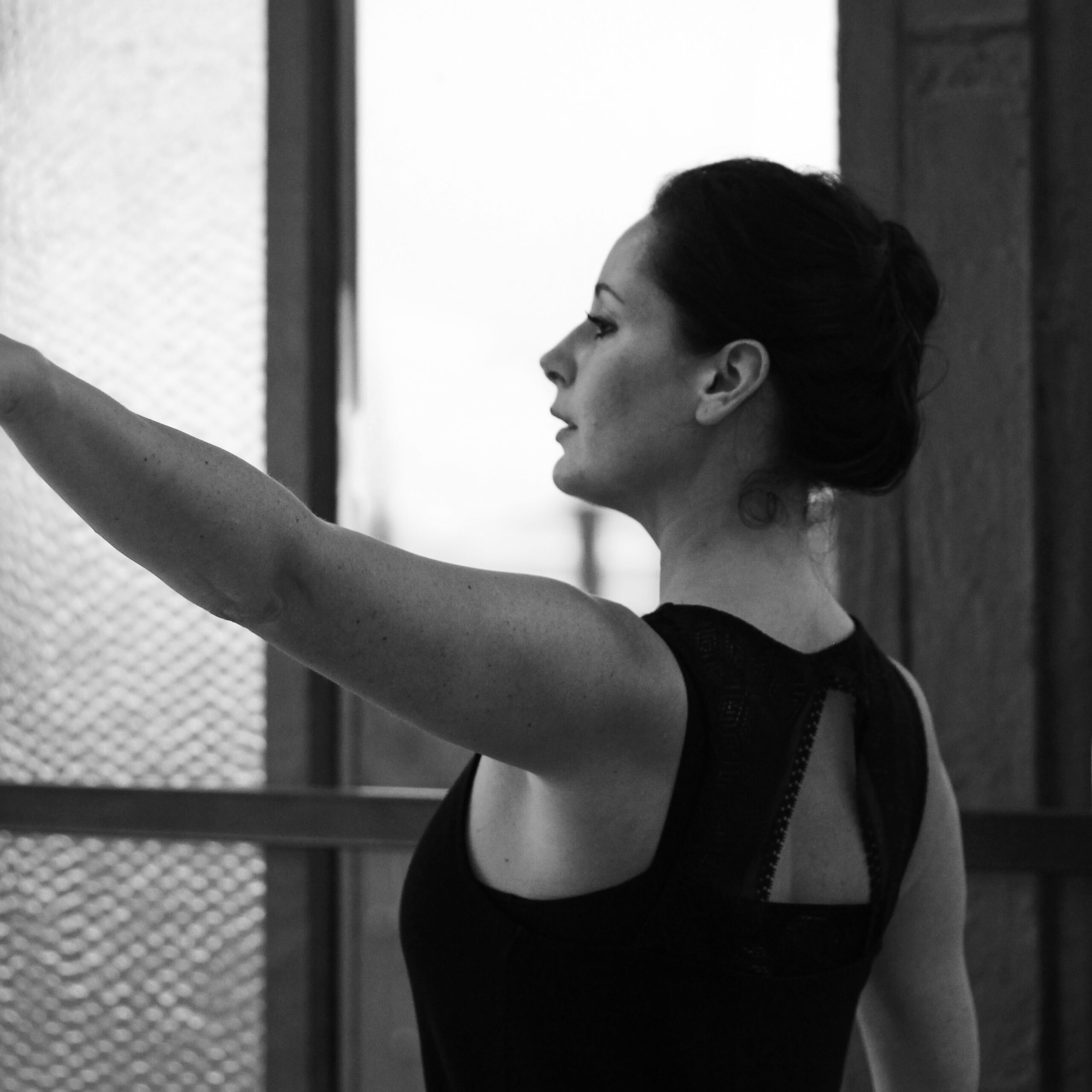 caroline_lenglet_pr_danse_classique Caroline LENGLET donne un cours technique et fait une transmission de répertoire en danse classique